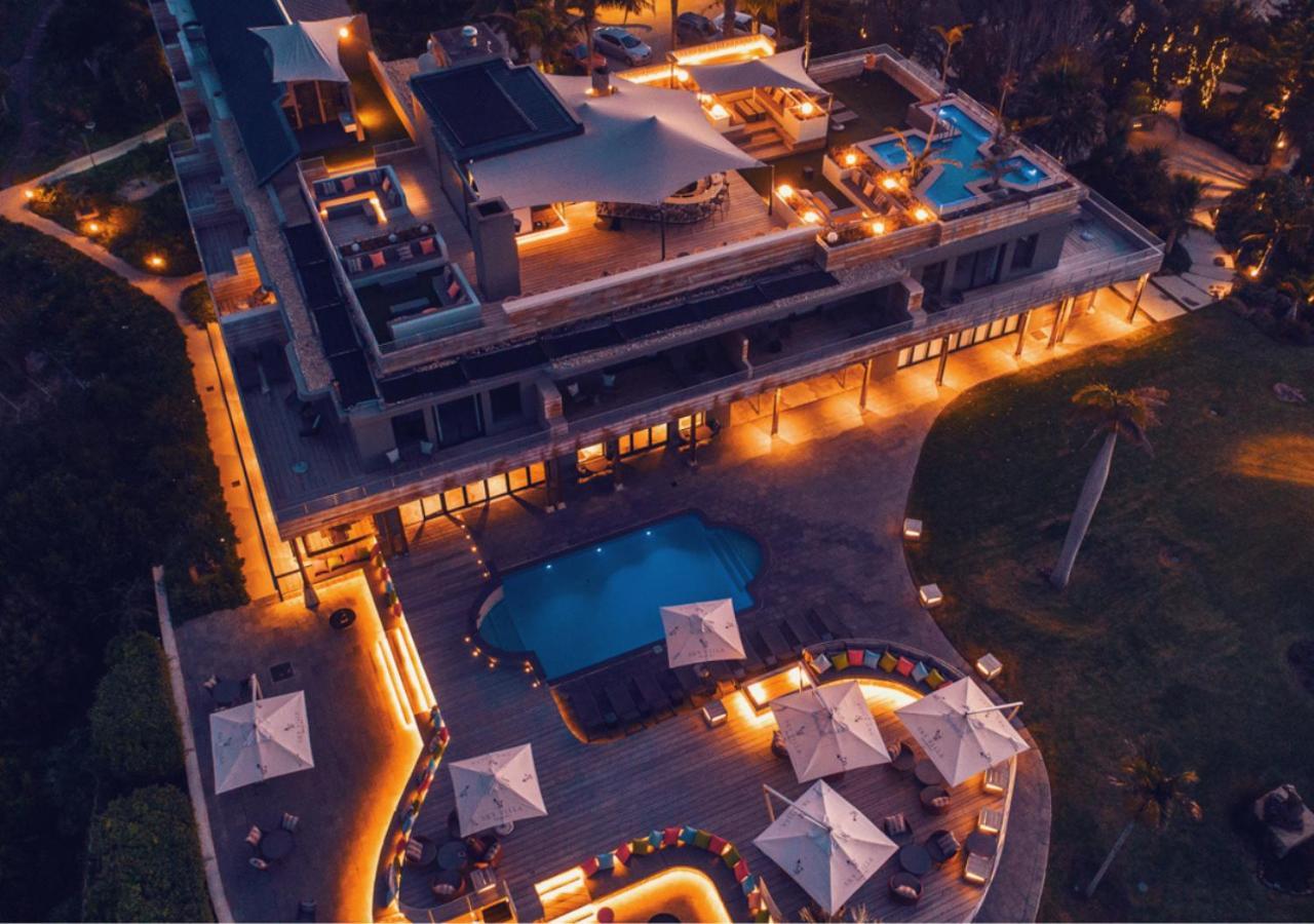 Sky Villa Boutique Hotel By Raw Africa Collection Plettenberg Bay Eksteriør bilde Aerial view of the hotel