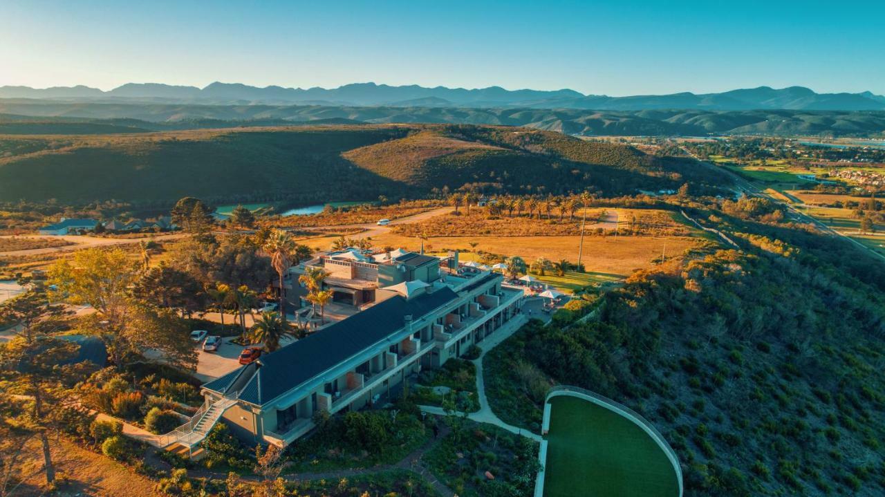 Sky Villa Boutique Hotel By Raw Africa Collection Plettenberg Bay Eksteriør bilde Aerial view of the hotel