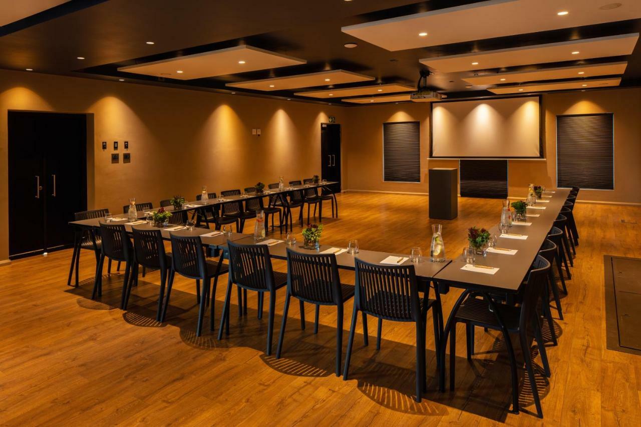 Sky Villa Boutique Hotel By Raw Africa Collection Plettenberg Bay Eksteriør bilde Meeting room